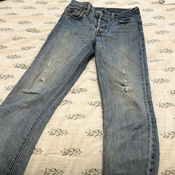 Vintage Levi’s Jeans - Picture 2 of 7